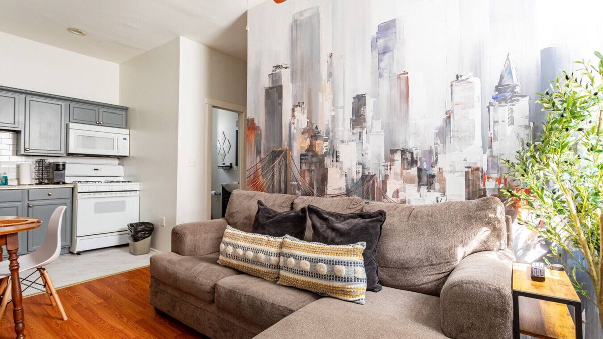Constable Hook Apartment | Charming 2BR (6 Beds) | Walk to NYC Transit