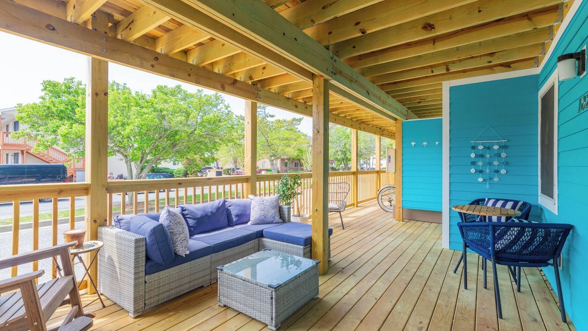 Caine Woods Condo | Charming 2BR Gem in N Ocean City, Large Deck, Walk to Beach, Linens Incl.