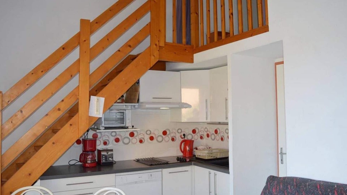 Narbonne-Plage House | Charming 2BR Mezzanine House, Pool, 700m from Beach, Sleeps 6, A/C, Garden Patio