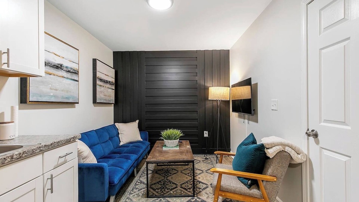 Clarkdale Apartment | Charming 2BR Retreat-Free Parking