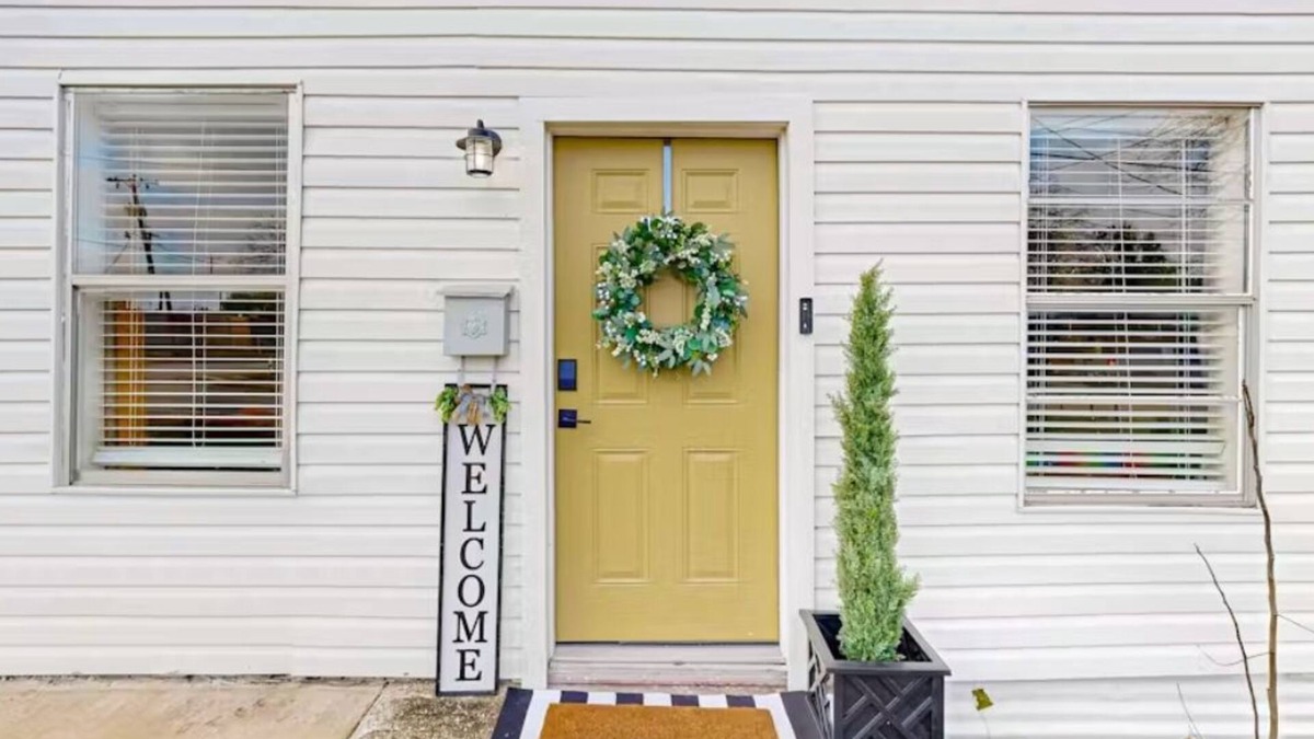 Mahncke Park House | Charming 2BR Retreat w/Private Yard – Walk to Botanical Gardens & Near Fort Sam