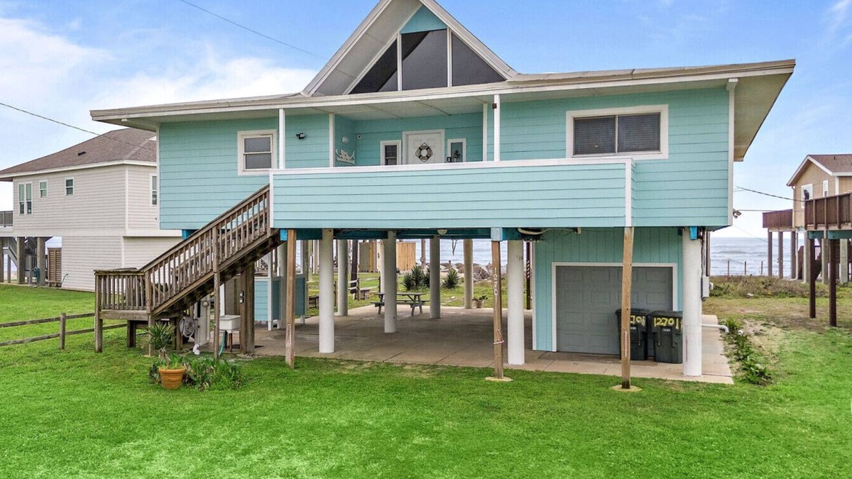 Galveston House | Charming 2nd Row Home with Ocean Views