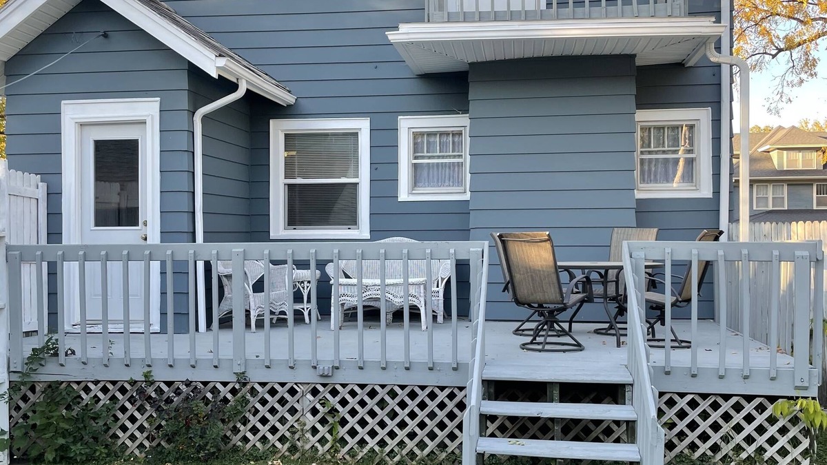 Kutzky Park House | Charming 3 bed 1 bath home. 1 block to St. Mary's. 10 min walk to Mayo downtown.