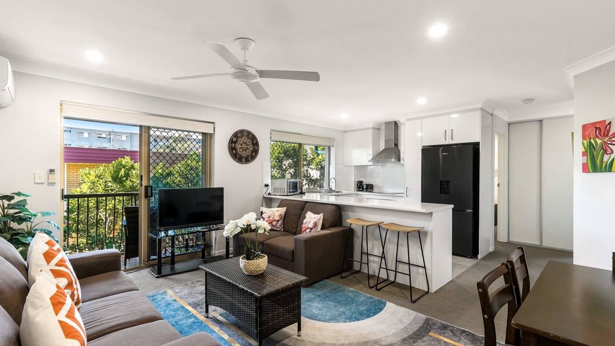 Nundah Apartment | Charming 3-bed Apartment near Local Shops