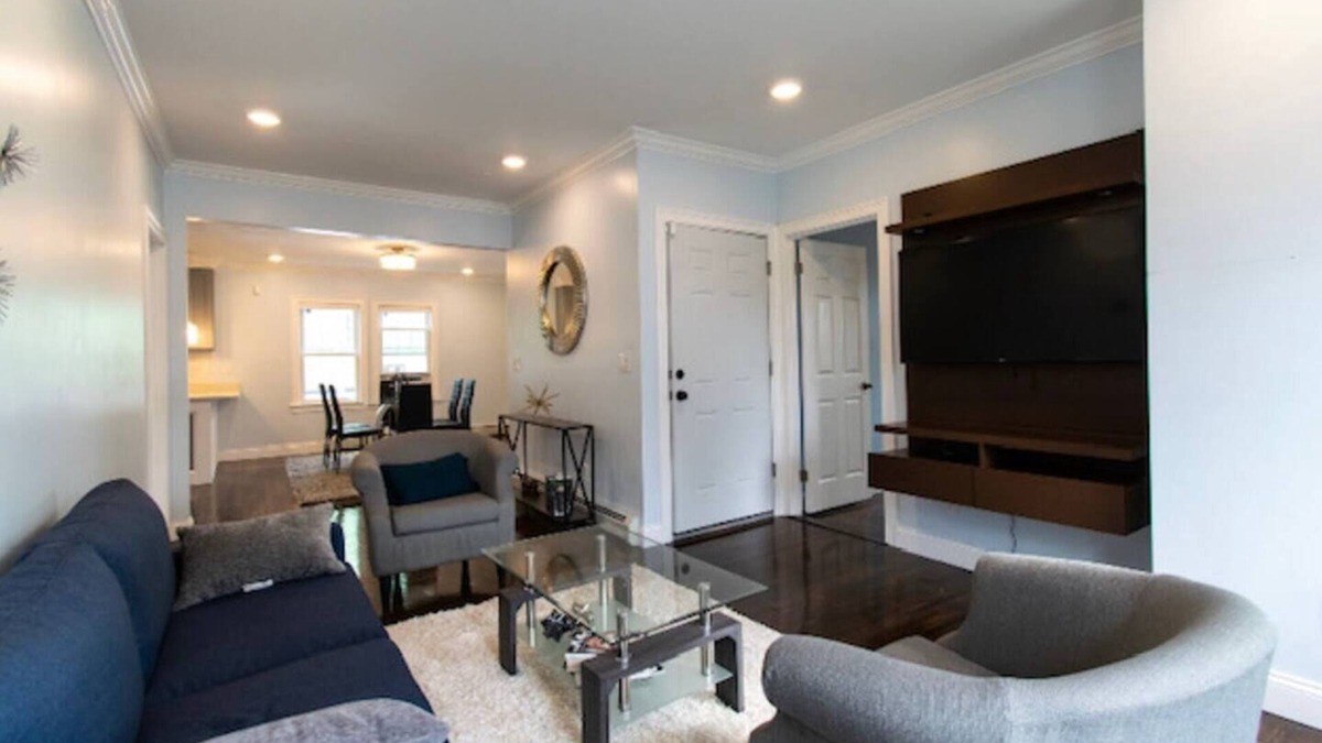 Quincy Apartment | Charming 3-bed Condo near Boston w/Free Parking