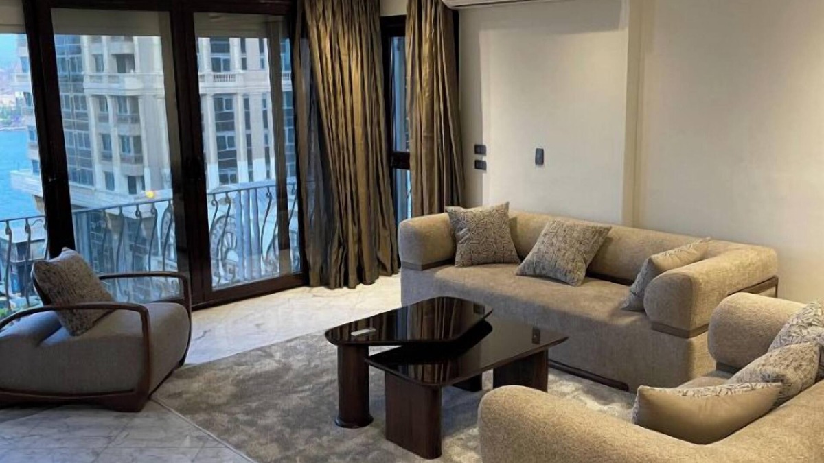 Cairo Apartment | Charming 3-bedroom apartment with Nile view, AC and WiFi in Giza Governorate