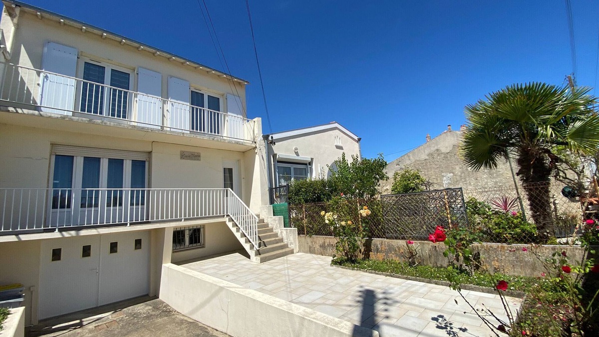 Fouras House | Charming 3-Bed House in Fouras with Garden, Near Beach & Town Center