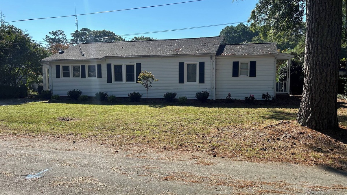 Hayes House | Charming 3-bedroom house with WiFi, AC in fantastic Gloucester Point