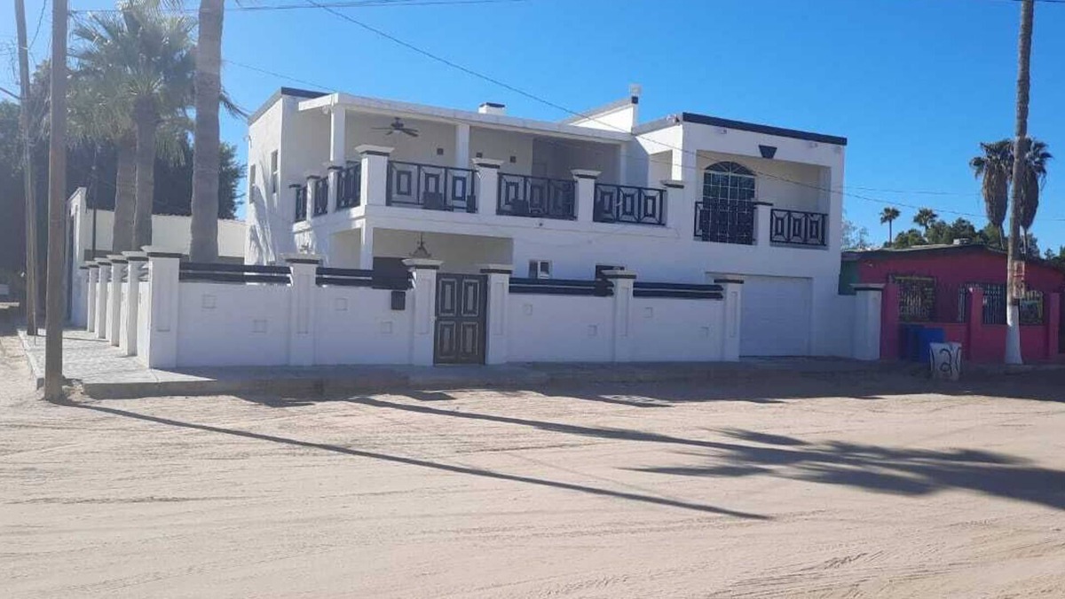 Oriente House | Charming 3-bedroom house with WiFi and AC in lovely Puerto Peñasco