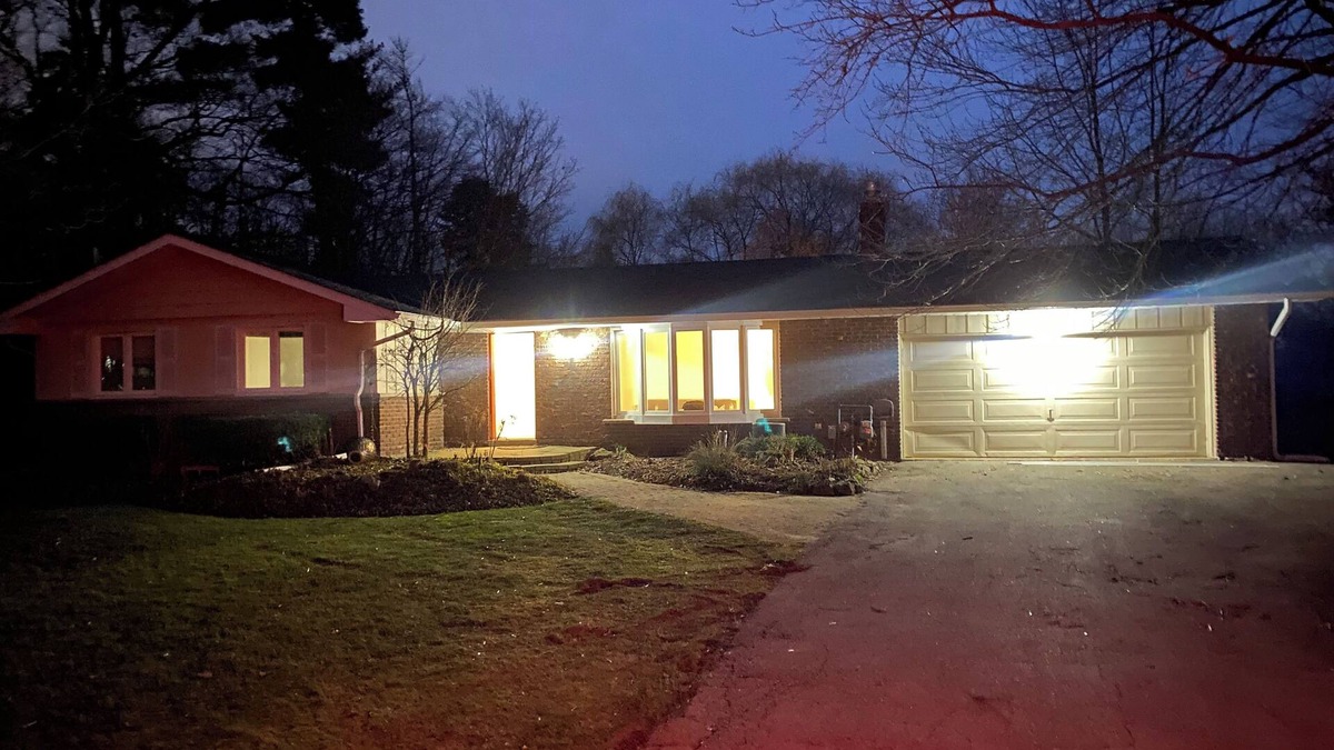 Georgetown House | Charming 3-Bedroom Home in Quaint Countryside Retreat with Modern Comforts