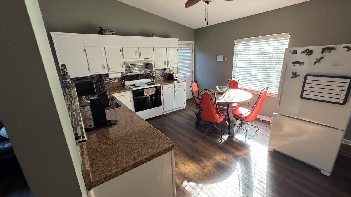 Moncks Corner House | Charming 3-bedroom house within a mile of lake access in Moncks Corner