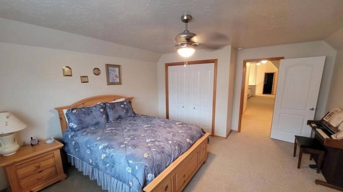 Mountain Home House | Charming 3-bedroom house in the beautiful mountains of Pine, Idaho.