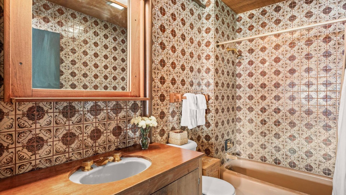 Aspen House | Charming 3-bedroom, 3-bath mountain residence escape just 10 min. from Aspen.