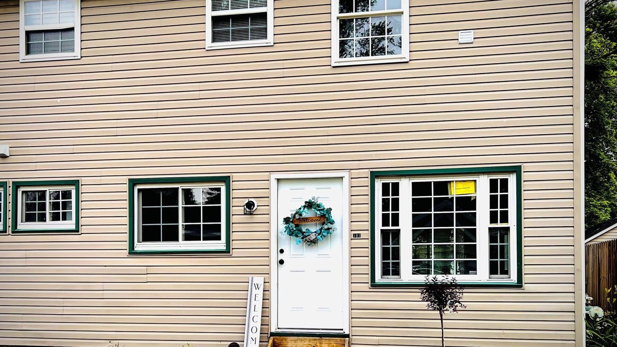 Edinboro House | Charming 3-bedroom bungalow in delightful Edinboro with AC, WiFi