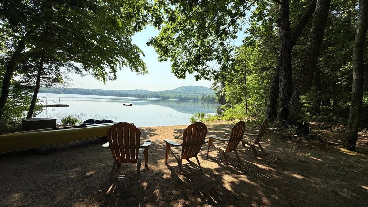 Eidelweiss Village Cabin | Charming 3-bedroom cabin in Madison, NH with private access to lake.