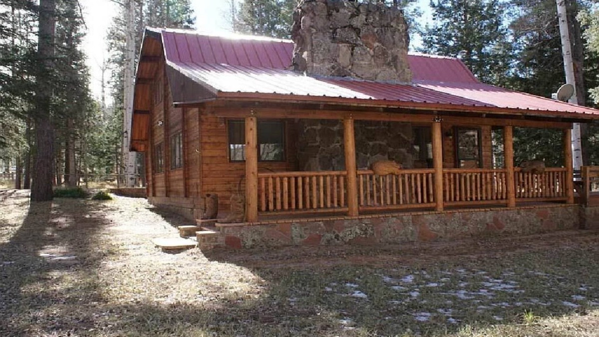 Alpine Cabin | Charming 3 bedroom cabin in the White Mountains, Tal Wi Wi/Alpine with WIFI