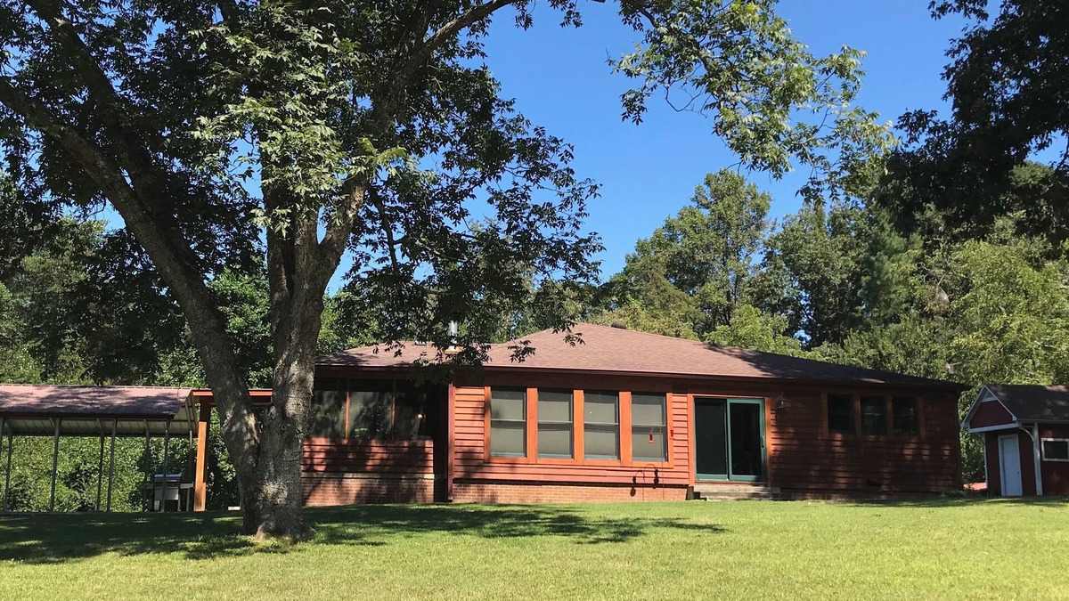 Boomer Cabin | Charming 3-bedroom cabin in beautiful Boomer with AC