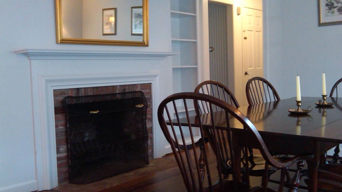 Avon House | Charming 3 Bedroom Colonial In Avon, CT
