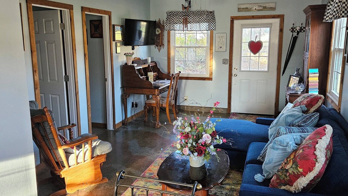 Cornland Cottage | Charming 3-bedroom cottage with WiFi and AC in fantastic Riverton