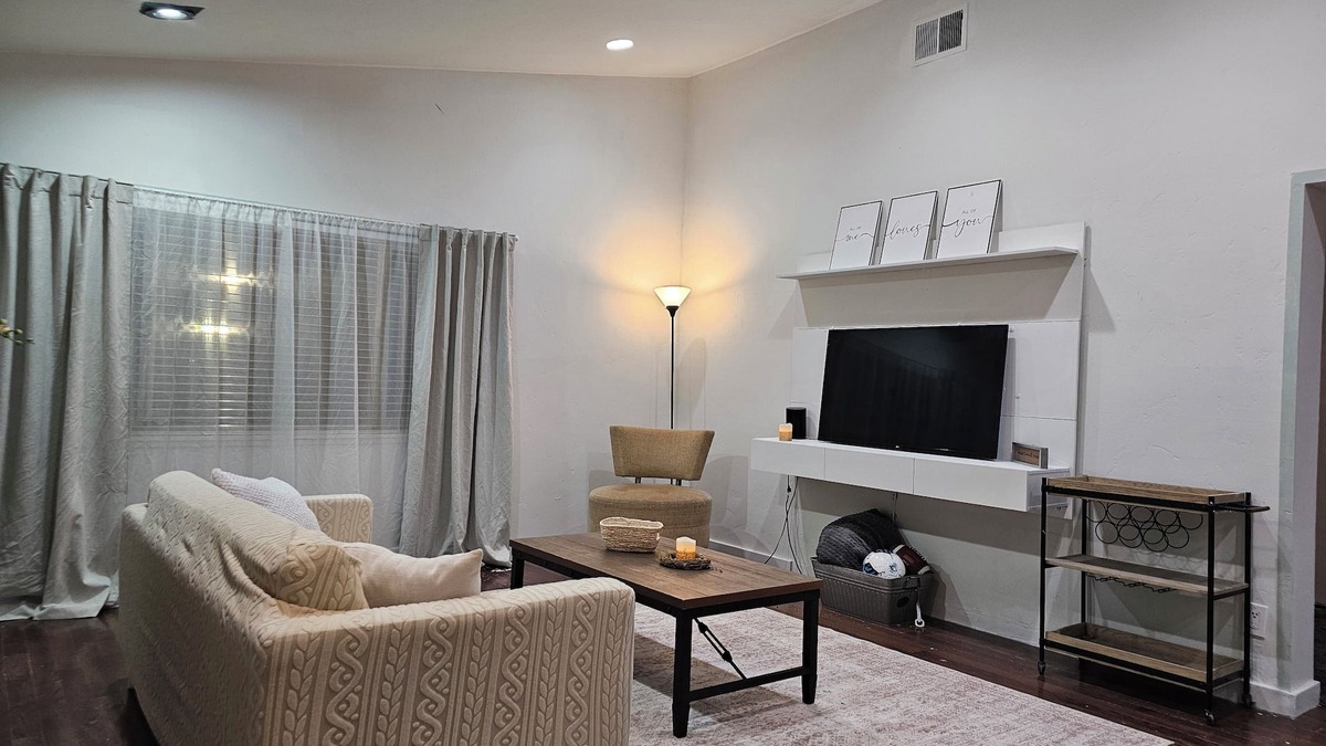 Fetters Hot Springs-Agua Caliente Cottage | Charming 3-bedroom cottage with hot springs mineral water pool in Wine Country