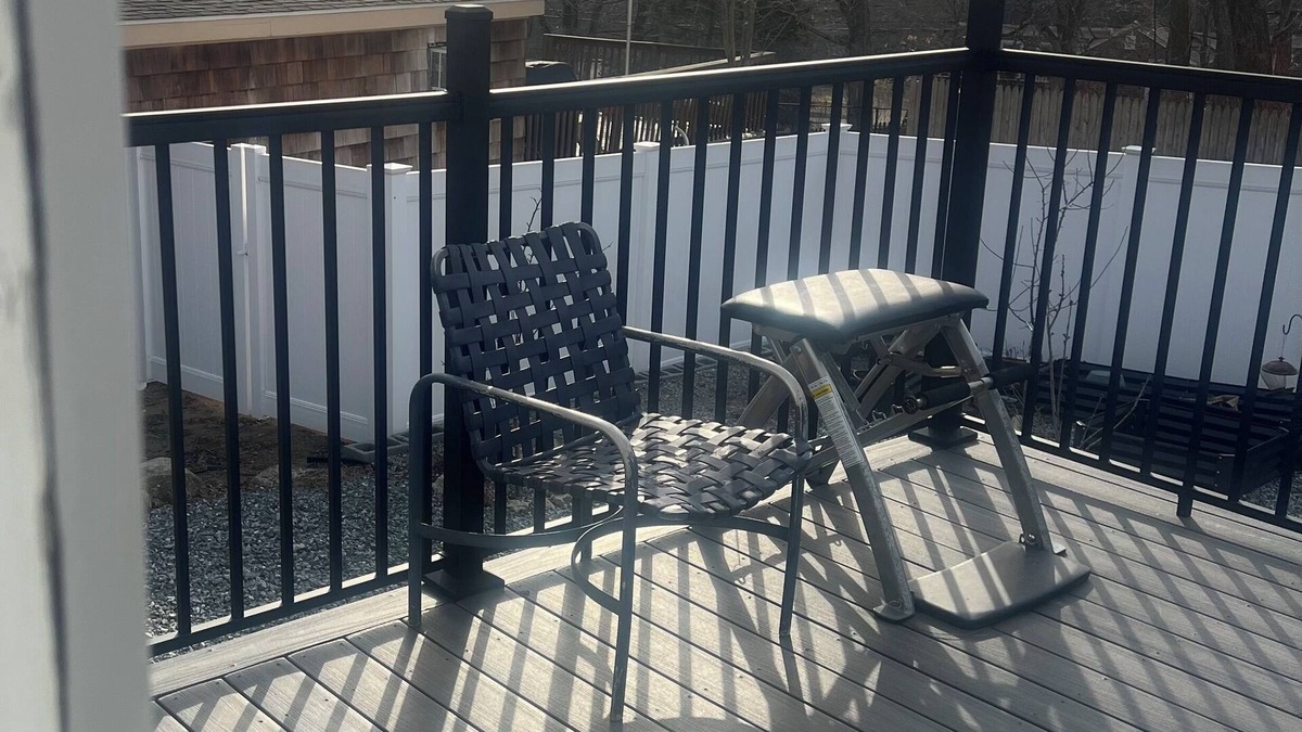 Fiskeville Apartment | Charming 3-bedroom duplex with study space, WiFi in cool Hope Scituate.