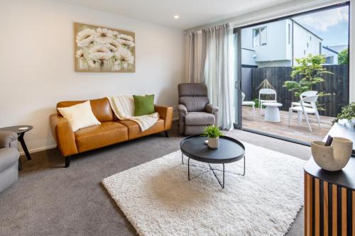 Edgeware Apartment | Charming 3-Bedroom Escape Carpark