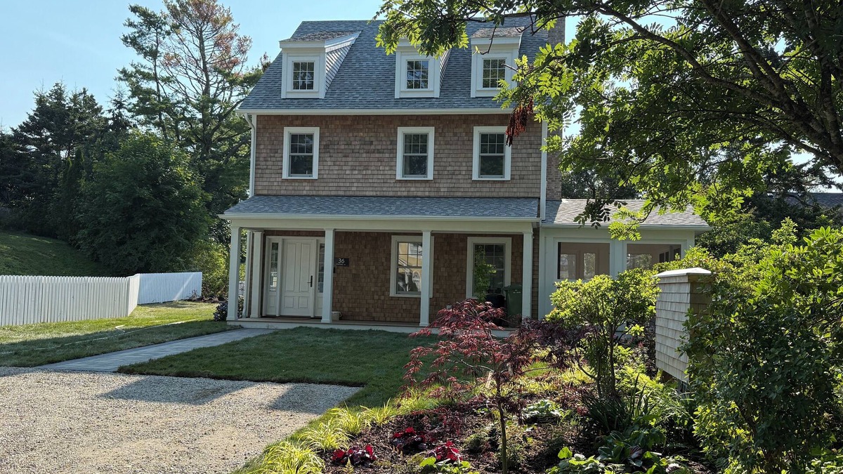 Chester House | Charming 3-bedroom exclusive house with WiFi, AC in serene Chester