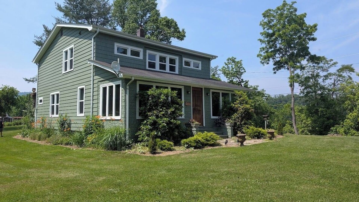 Eggleston Other | Charming 3-Bedroom Farmhouse in Scenic Pembroke, VA - Sleeps 8