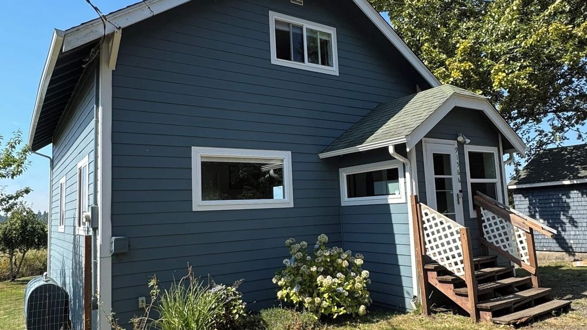 Astoria House | Charming 3-bedroom farmhouse in Astoria