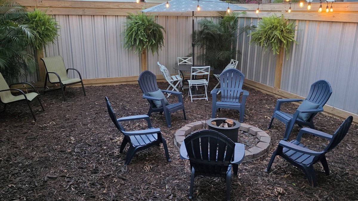 Bainbridge House | Charming 3-bedroom house in beautiful Bainbridge with AC, Wi-Fi
