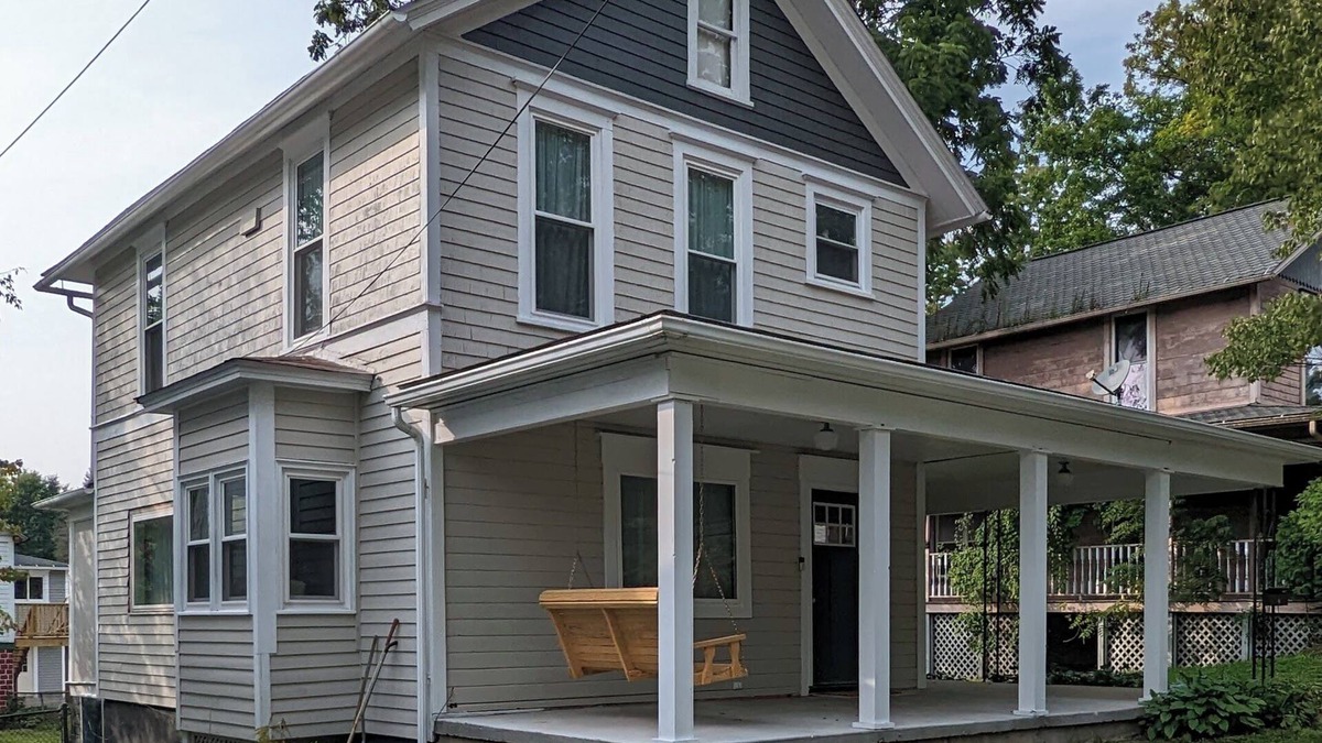 Brookville House | Charming 3-bedroom house with WiFi and AC in Brookville's quiet Northside