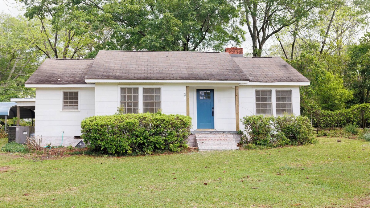 Enterprise House | Charming 3-bedroom house in lovely Enterprise with AC, WiFi