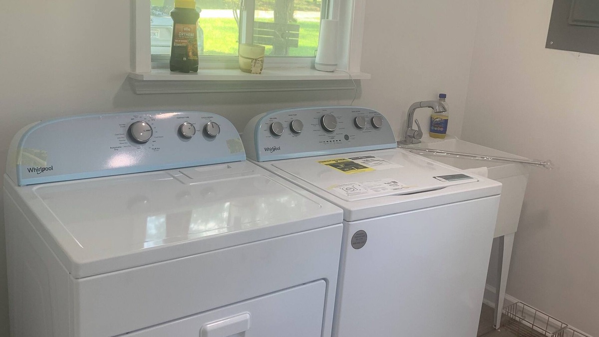 Goodspring House | Charming 3-bedroom house with country setting in Goodspring with WiFi, AC