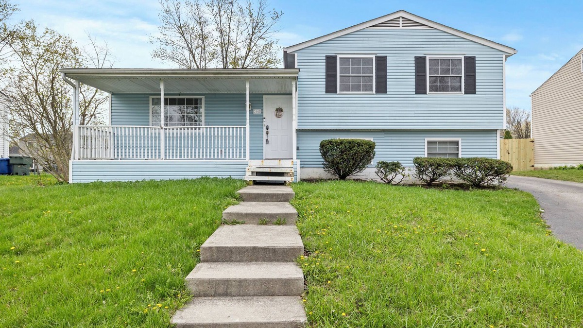 West Columbus House | Charming 3-bedroom house with fitness room and AC in Grove City