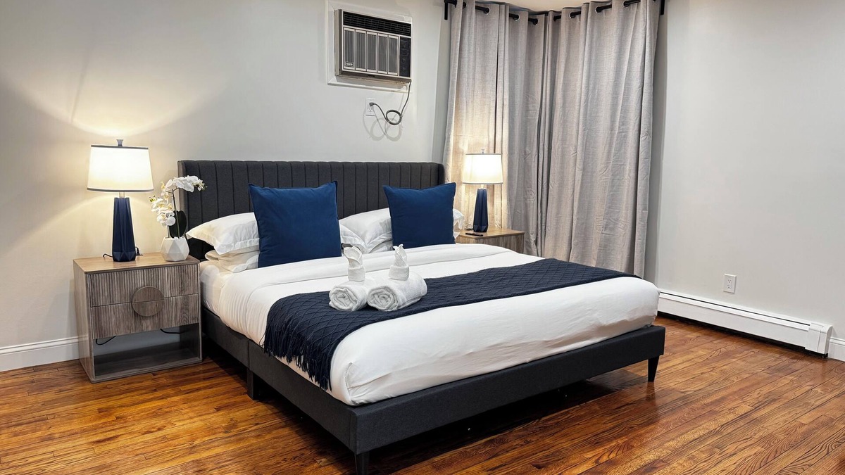 Hempstead House | Charming 3-bedroom house with WiFi, AC in enjoyable Hempstead