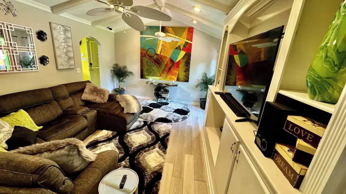 Jonesboro House | Charming 3-bedroom house with AC, fitness room in awesome Jonesboro