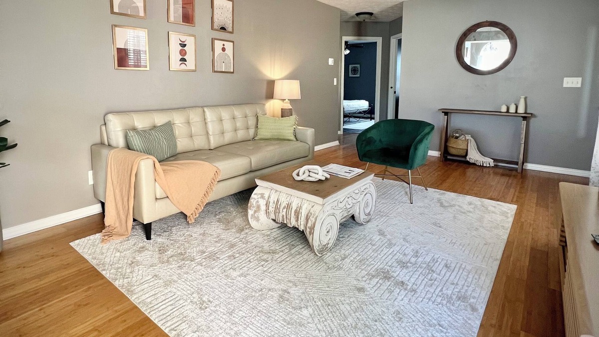 Owensboro House | Charming 3-bedroom house with king bed , pet friendly