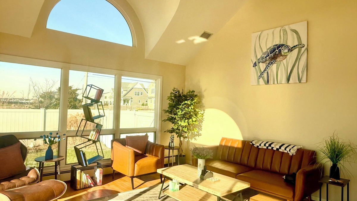 Patchogue House | Charming 3-bedroom house with private access waterfront