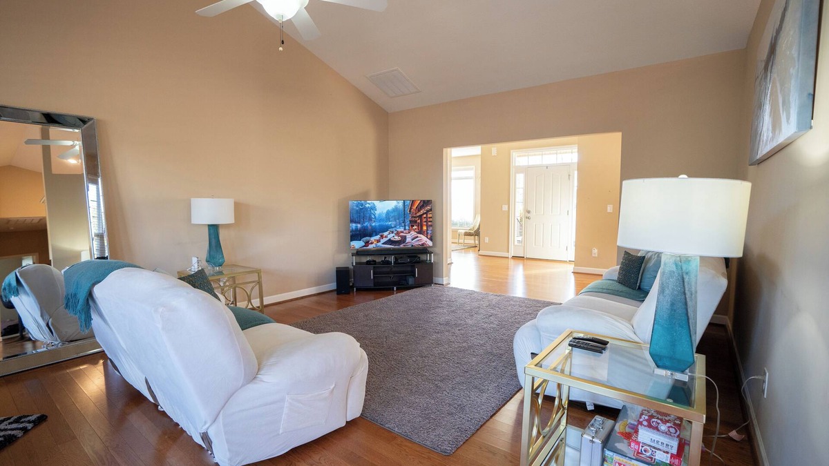 Anderson House | Charming 3-bedroom house with AC and WiFi in Anderson Golf/Wedding Venue Nearby