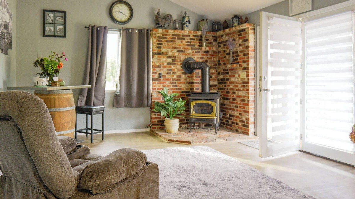 Centralia - Chehalis House | Charming 3-bedroom house in peaceful Chehalis, less than 1 mile from I-5.
