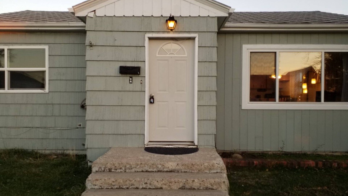 Santa Rita House | Charming 3-bedroom house with AC and WiFi in Cut Bank