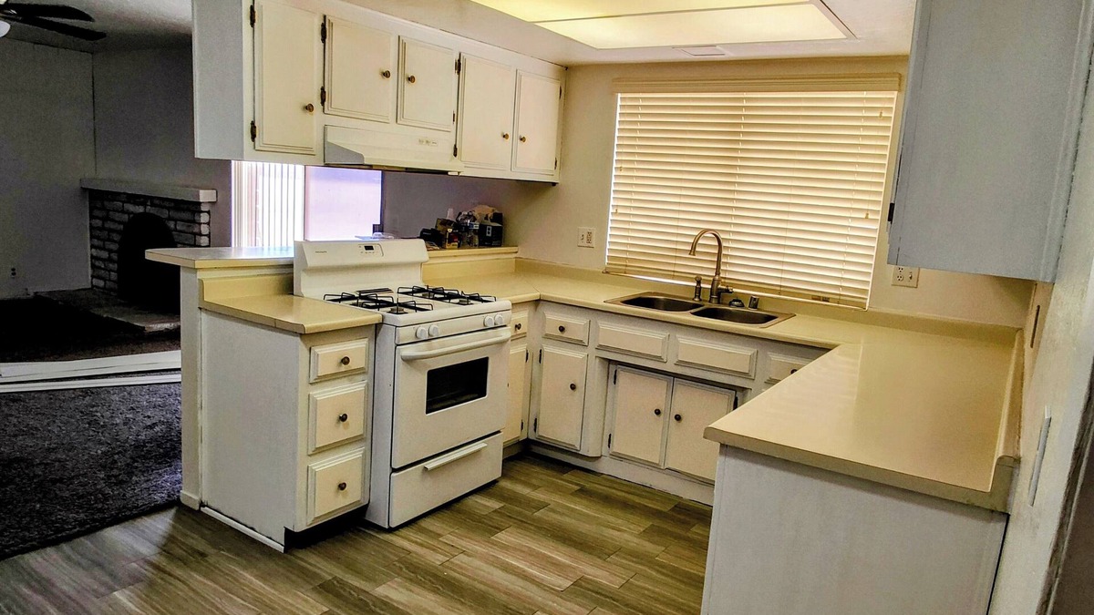 Hesperia House | Charming 3-bedroom house with WiFi and AC in Hesperia