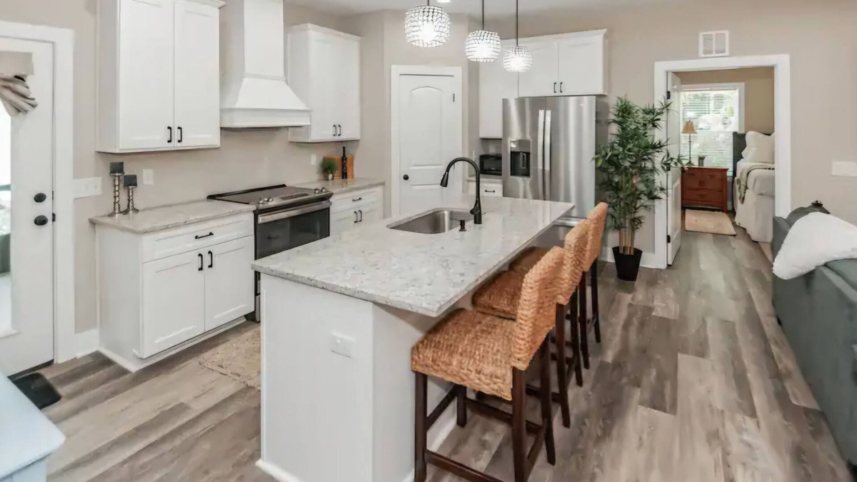 Jennings House | Charming 3-bedroom house with WiFi, fitness room on Gated property
