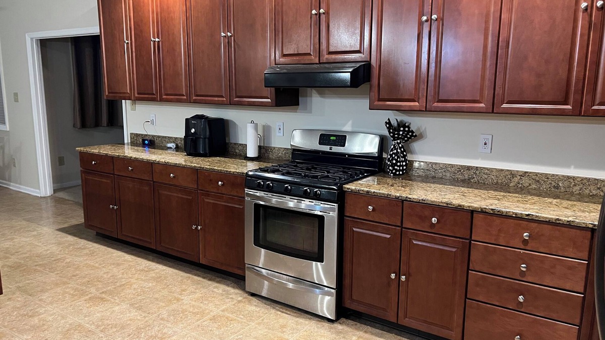 Lawnside House | Charming 3-bedroom house in fabulous Lawnside with WiFi, AC