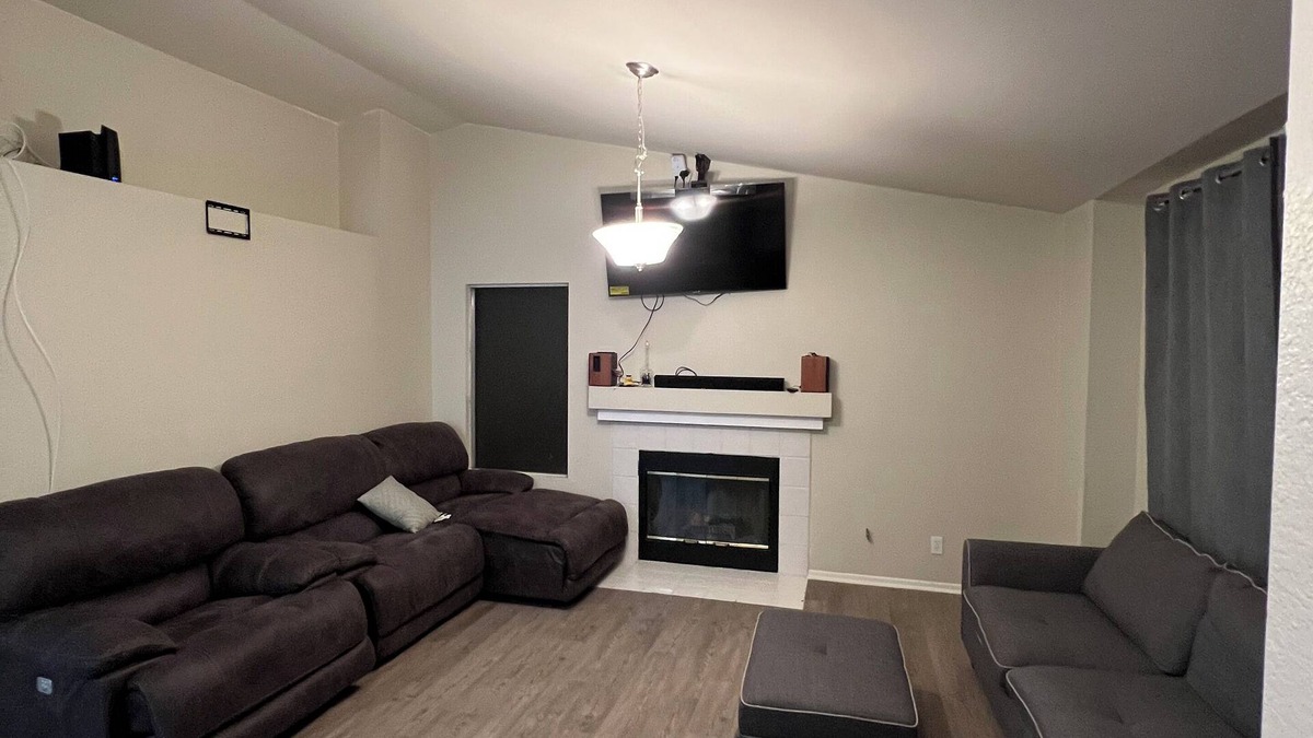 Palmdale House | Charming 3-bedroom house with WiFi, AC in superb Palmdale