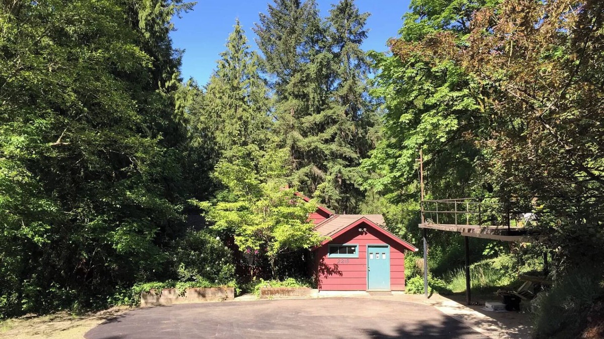 Cedar Hills House | Charming 3-bedroom house surrounded by old-growth forest, Portland