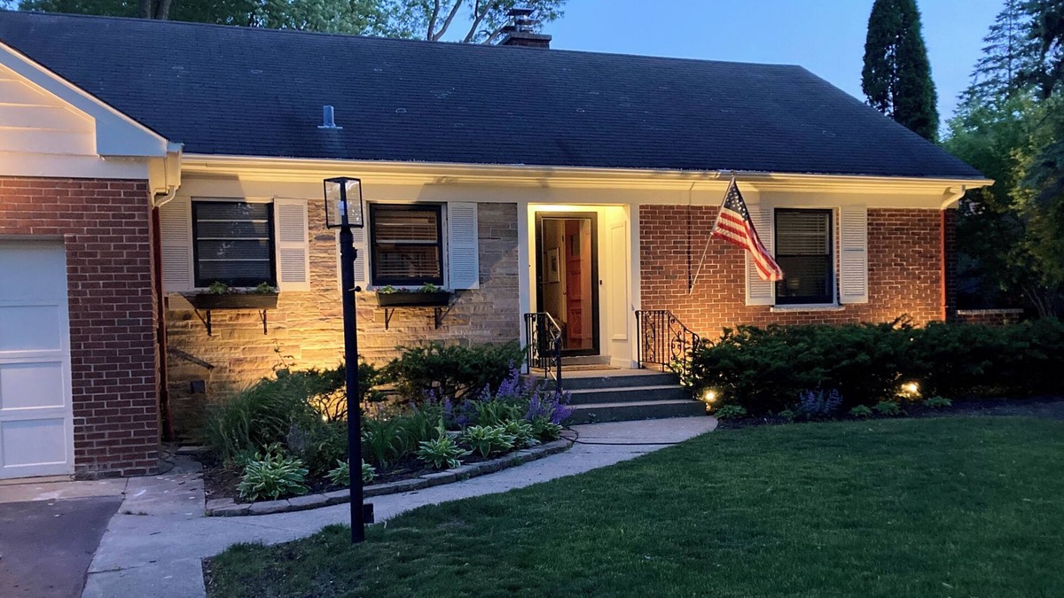 Wilmette House | Charming 3-bedroom house with AC and WiFi in Wilmette