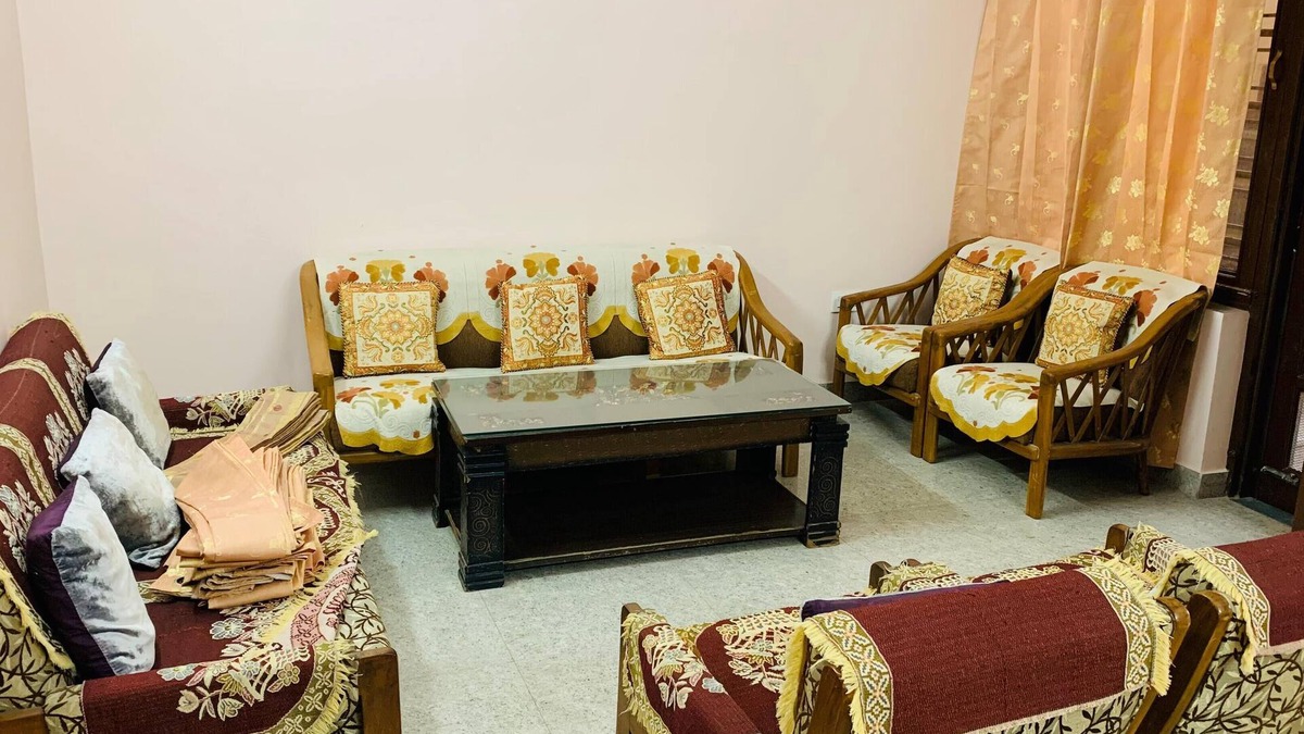 Kharar House | Charming 3-bedroom house with AC, WiFi in pleasant Kharar