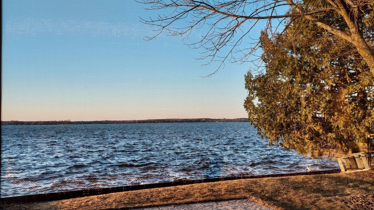 Shawano House | Charming 3-bedroom house with WiFi, AC Bonduel,family friendly for Packer Draft