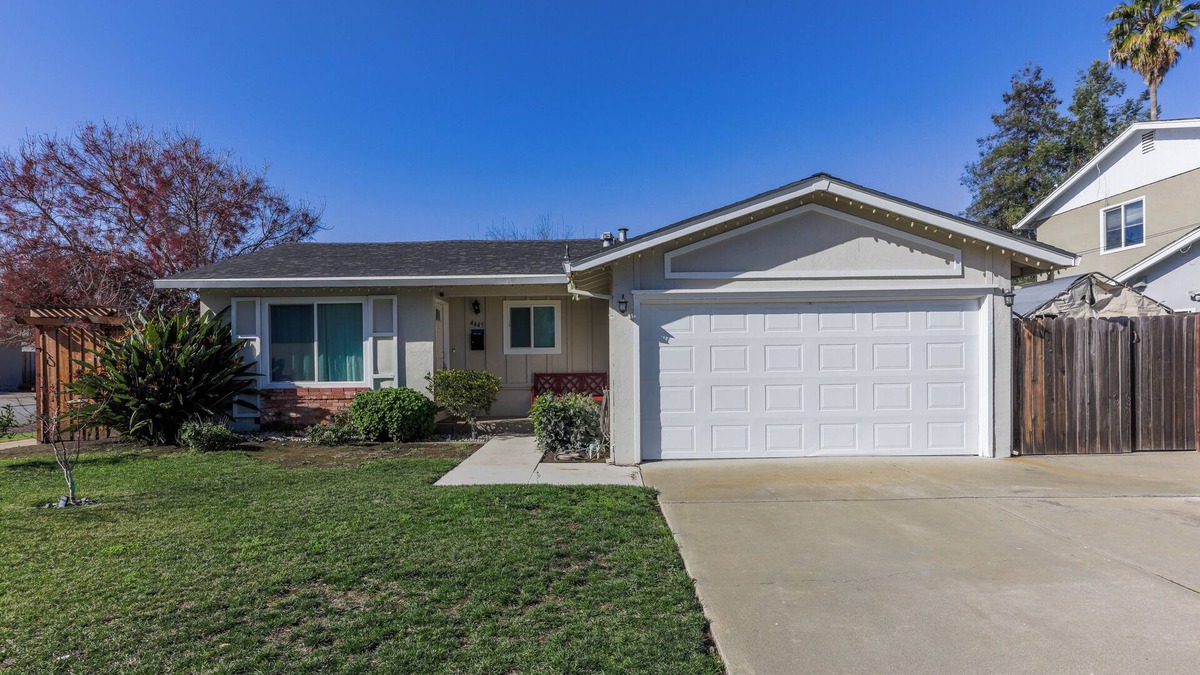 Fremont House | Charming 3-bedroom house in delightful Fremont with AC